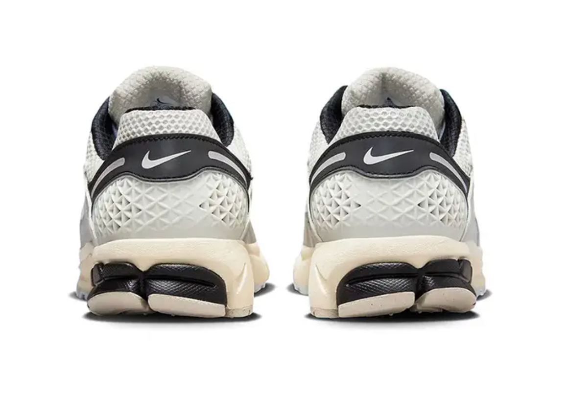 Nike Zoom Vomero 5 Supersonic Light Bone Black